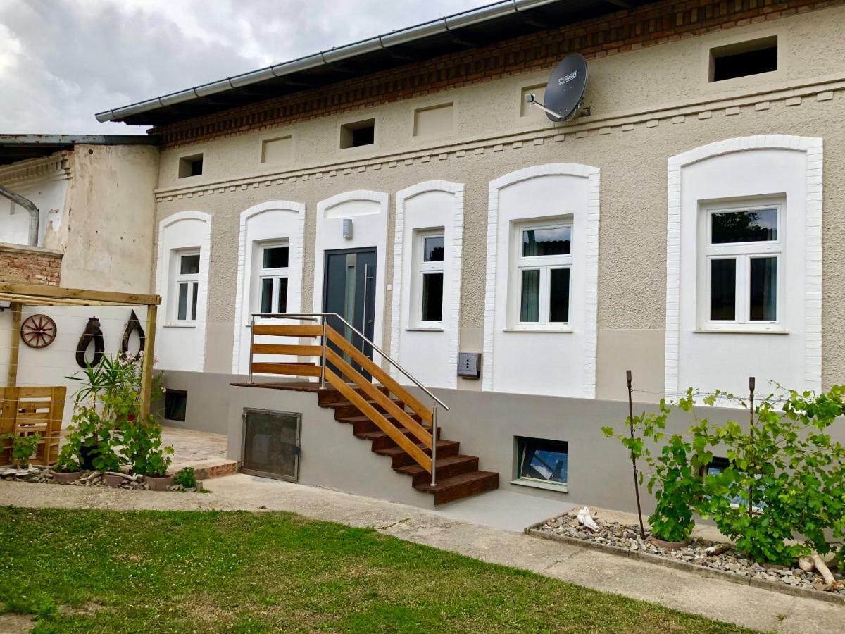 Riesling House Laa Lägenhet Laa an der Thaya Exteriör bild